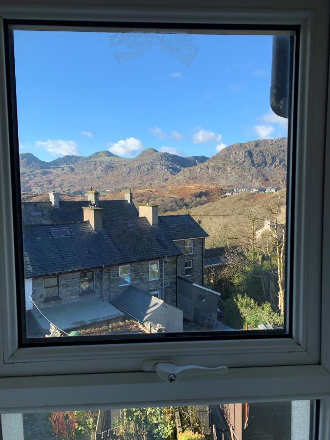 Cosy Cottage In Picturesque Snowdonia With Stunning Views Of The Moelwyn Mountains Blaenau Ffestiniog Exterior foto